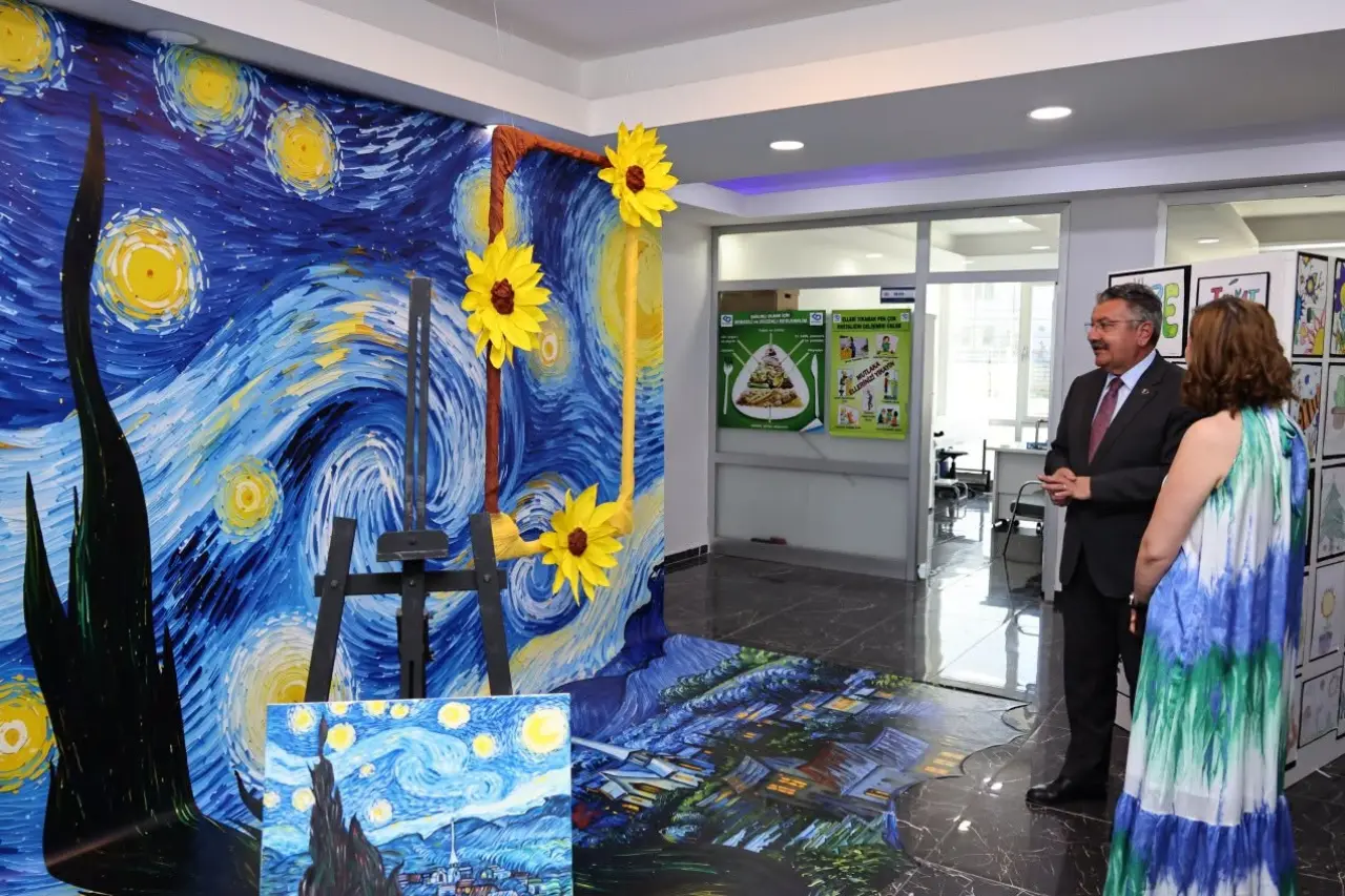 Başkan Kargı, Resim Sergisine Katıldı 3