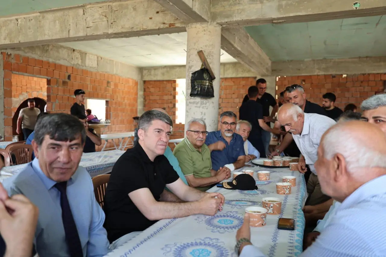 Bir Kase Aşure, Bin Gönül! Vali Bakan Şarklı Köyü'ndeydi 5