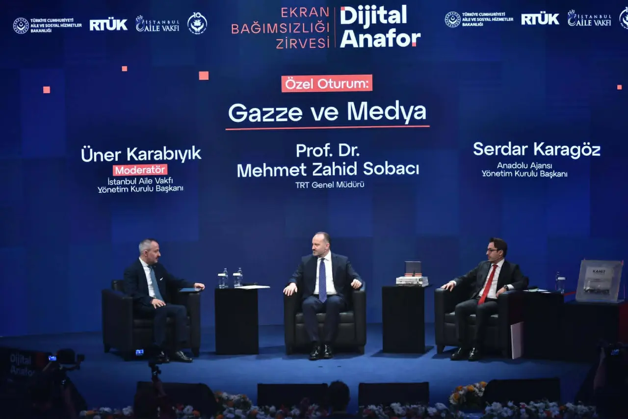 Davulcu’dan Dijital Dünya Eleştirisi: “İrade Elimizden Kayıyor” 2