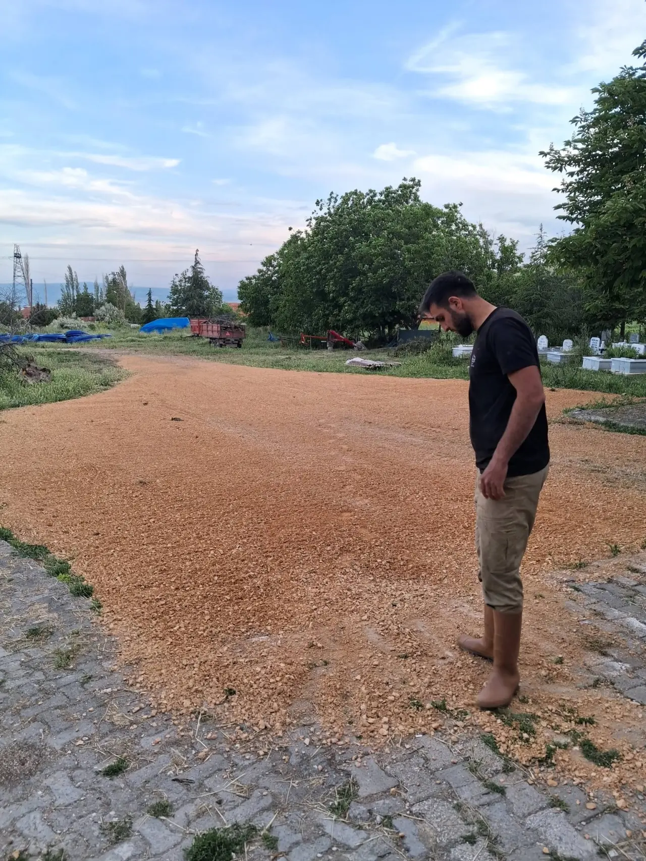 Hırka Köyü Yolları Bakımdan Geçti 2
