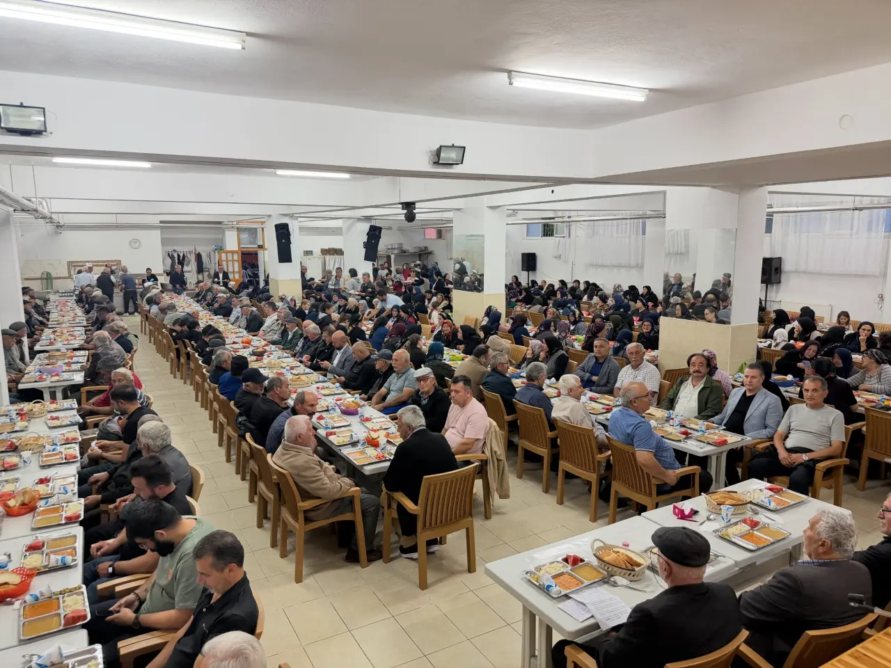 Karagöz Muharrem Lokmasında Vatandaşlarla Buluştu 4