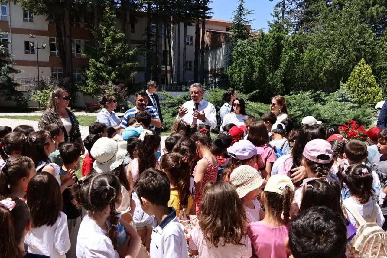 Komşu İlçelerin Minik Elçileri Merzifon’da 1