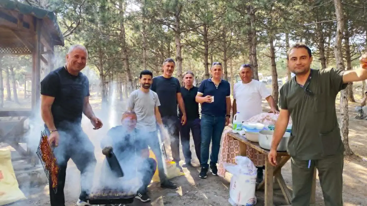 Merzifon Gençlerbirliği Sezonu Piknikle Noktaladı! Şampiyonlar Moral Depoladı 2