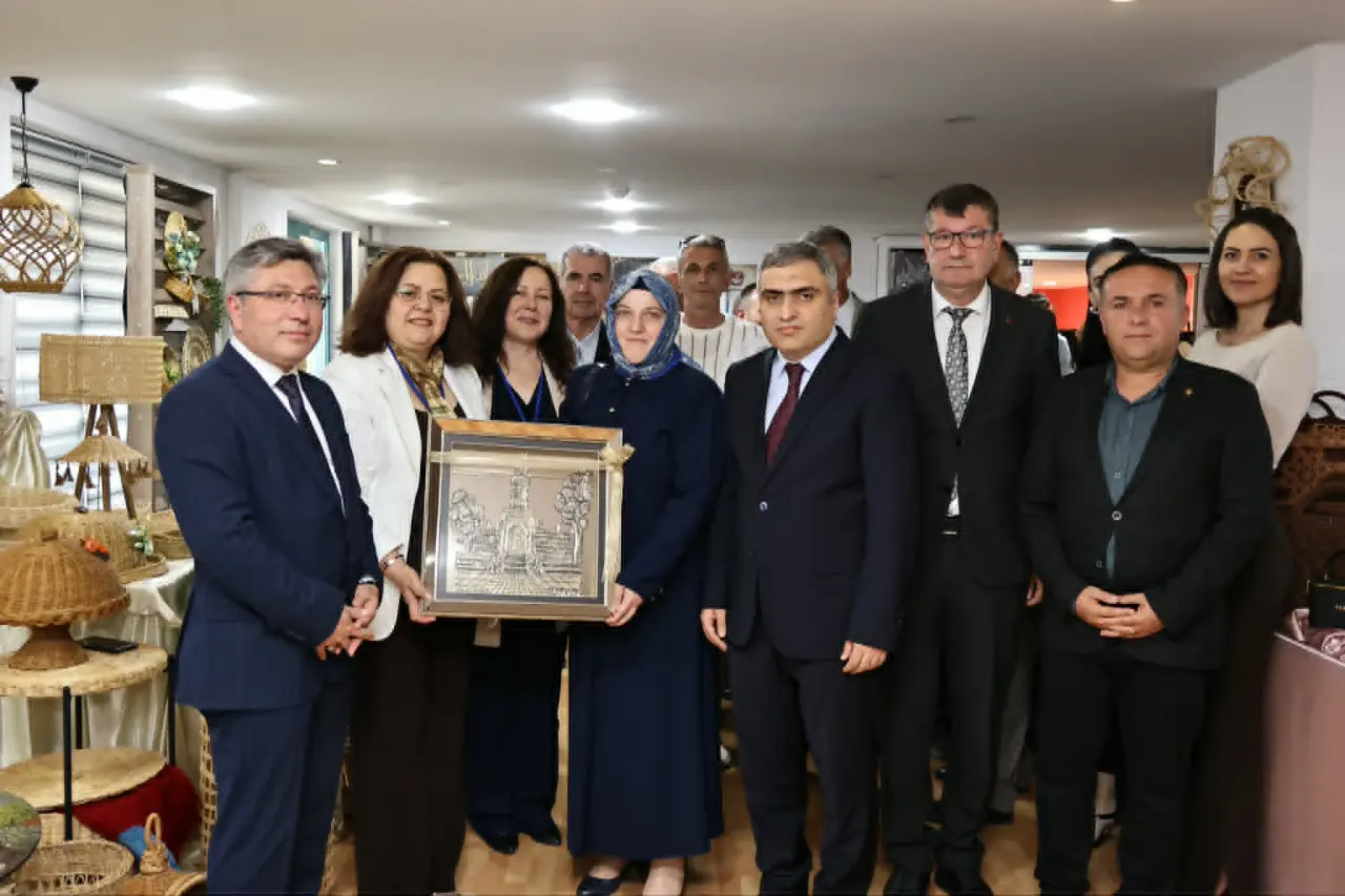 Merzifon Halk Eğitim Merkezi Yılsonu Sergisi Büyük İlgi Gördü 9