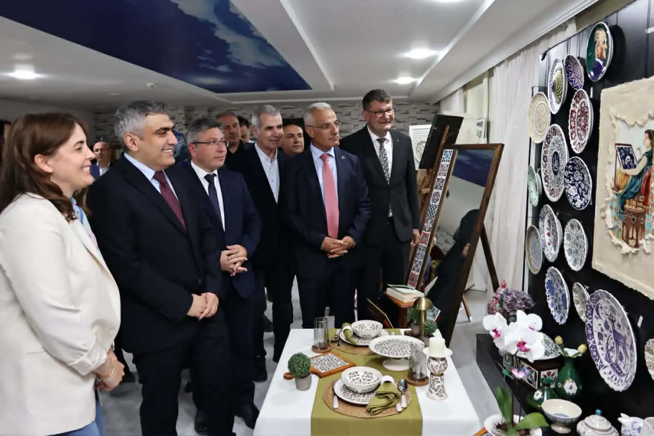 Merzifon Halk Eğitim Merkezi Yılsonu Sergisi Büyük İlgi Gördü 7