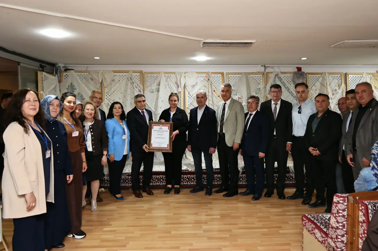 Merzifon Halk Eğitim Merkezi Yılsonu Sergisi Büyük İlgi Gördü 4
