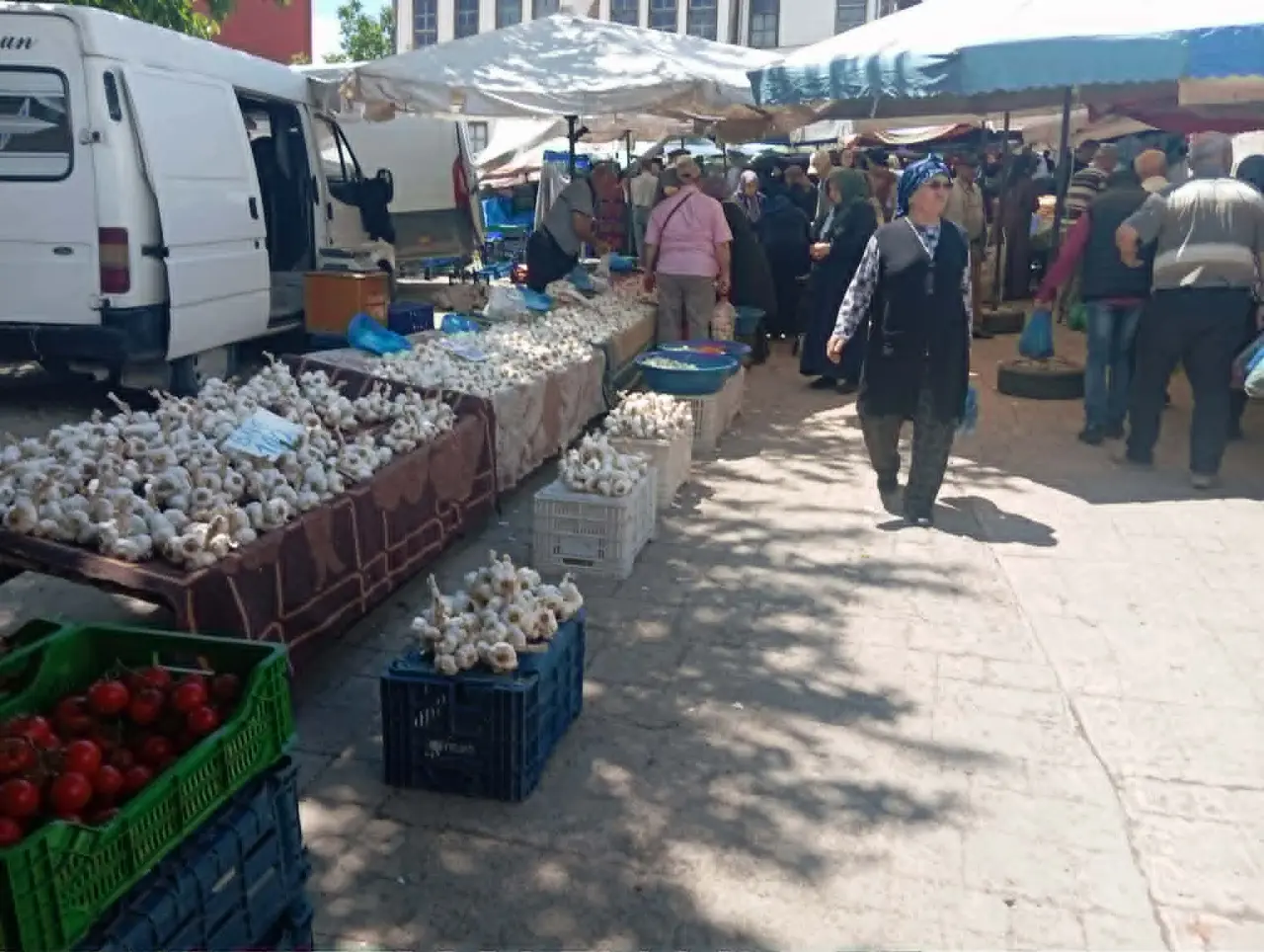 Merzifon Halk Pazarında Fiyatlar Düşüyor! Vatandaş Memnun 1