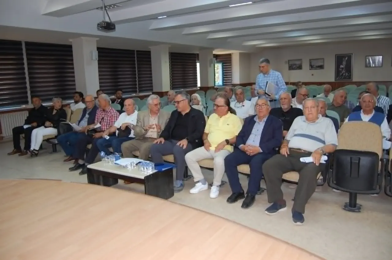 Merzifon Vakfı Olağan Genel Kurulu Yapıldı: Çilez’den Su ve Hızlı Tren Müjdesi 4