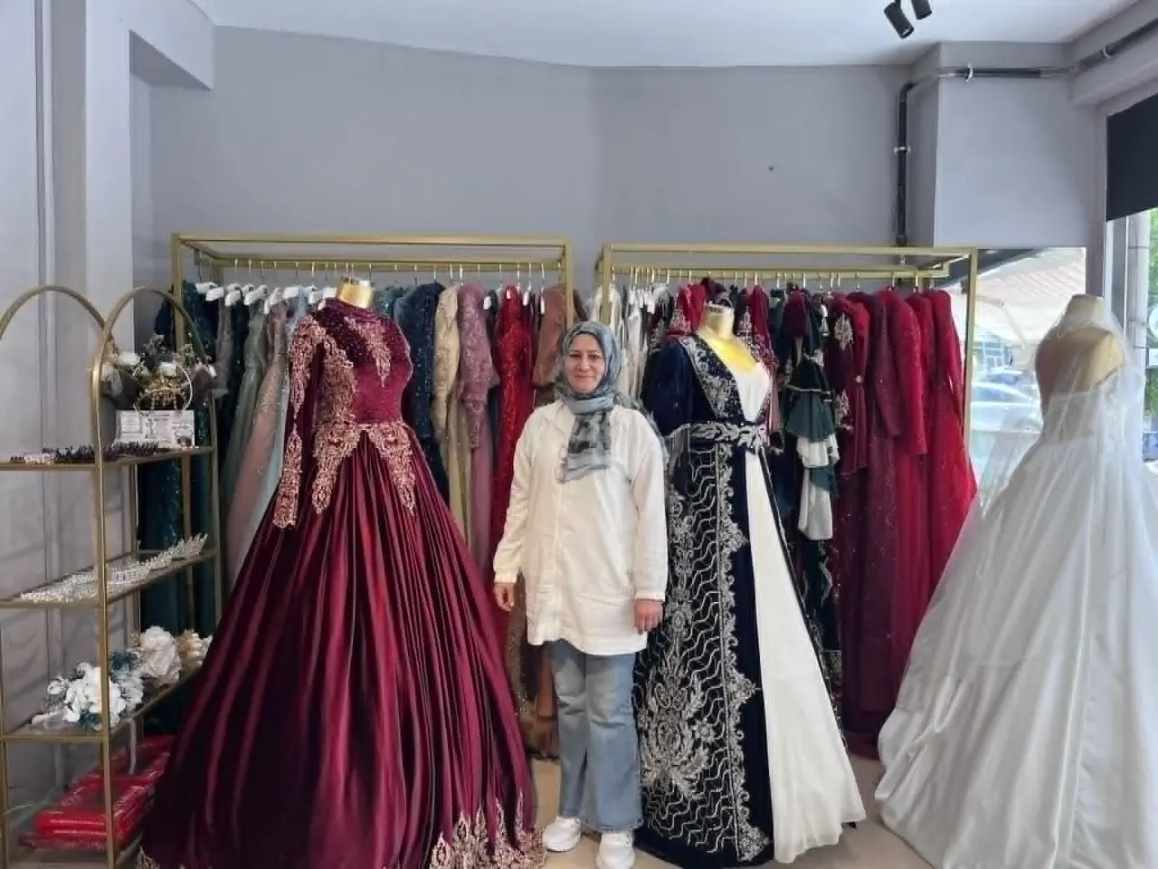 Merzifon’da Düğün Sezonu Hareketlendi! Semiha Gelinlik Yoğun İlgi Görüyor 1