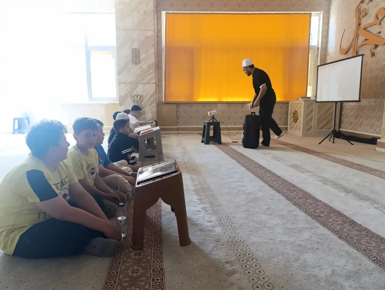 Merzifon’da Örnek Din Görevlisi! Gençleri Camide Buluşturdu 1