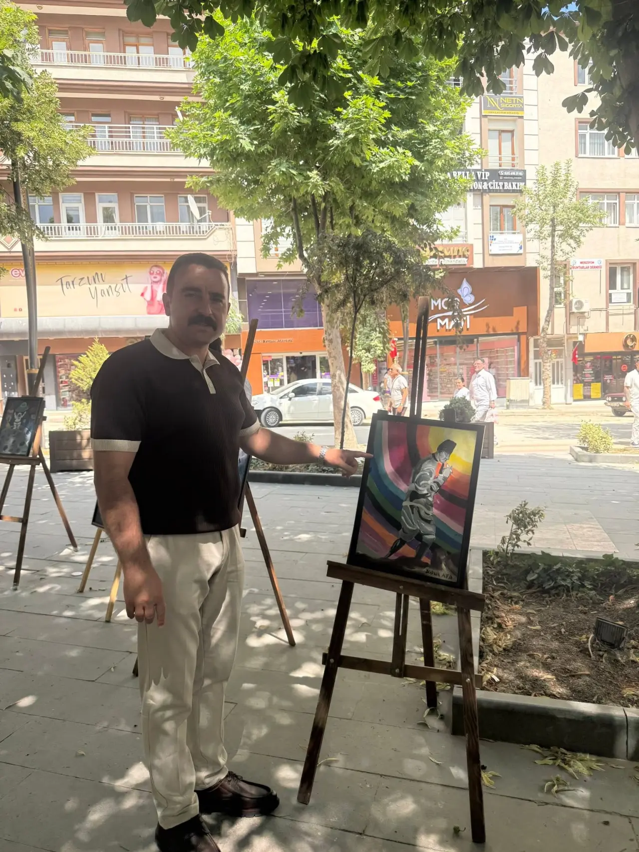 Merzifon’da Resim Sergisine Anlam Katan Jest! 2