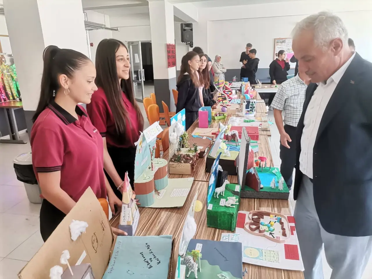 Merzifon’da Türkiye Yüzyılı Maarif Modeli Sergisi İlgi Gördü 1