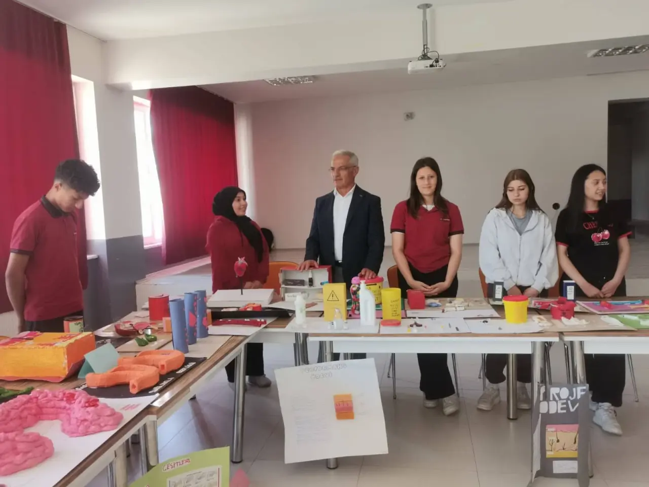 Merzifon’da Türkiye Yüzyılı Maarif Modeli Sergisi İlgi Gördü 2