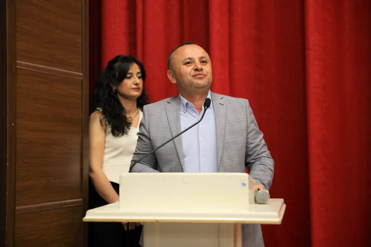 Miniklerden Muhteşem Mezuniyet Gösterisi! 6