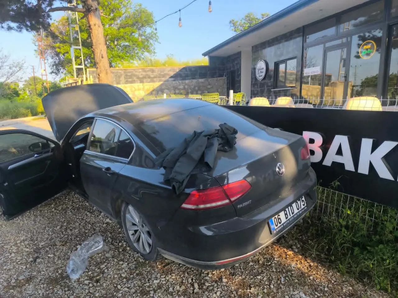 Samsun Yolunda Korkutan Kaza! Araç Duvara Çarptı: 1 Yaralı 1