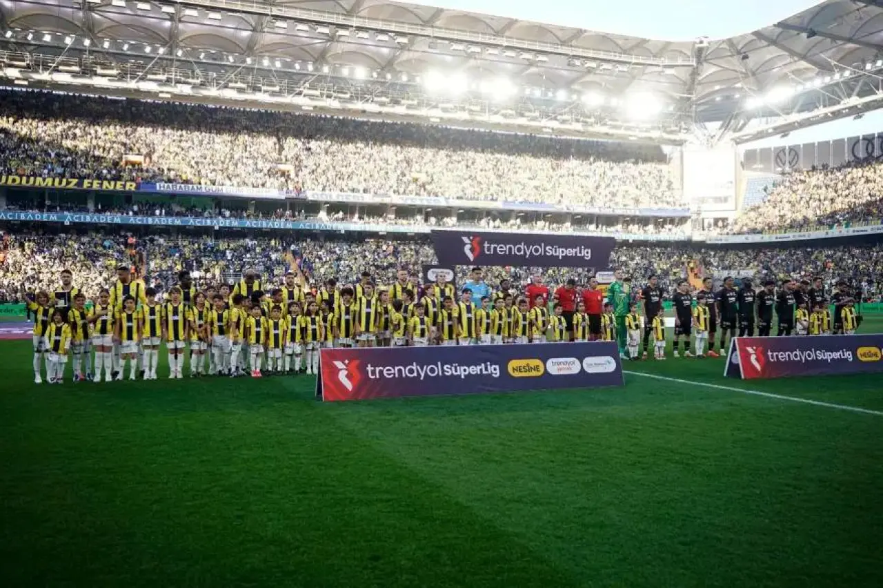 Süper Lig’de İstiklal Marşı Tartışması! 2