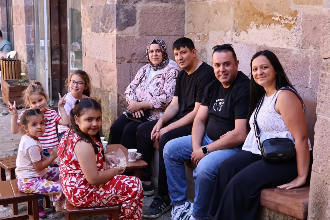 Taşhan’da Minik Ellerden Renkli Eserler 4