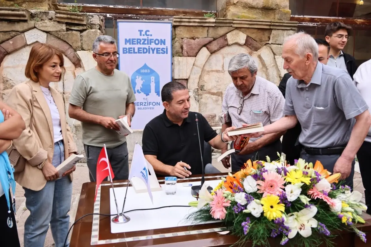 Taşhan’da Siyaset Gündemi! 7