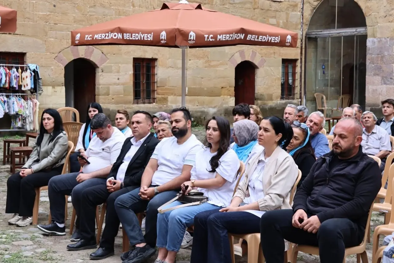 Taşhan’da Siyaset Gündemi! 2