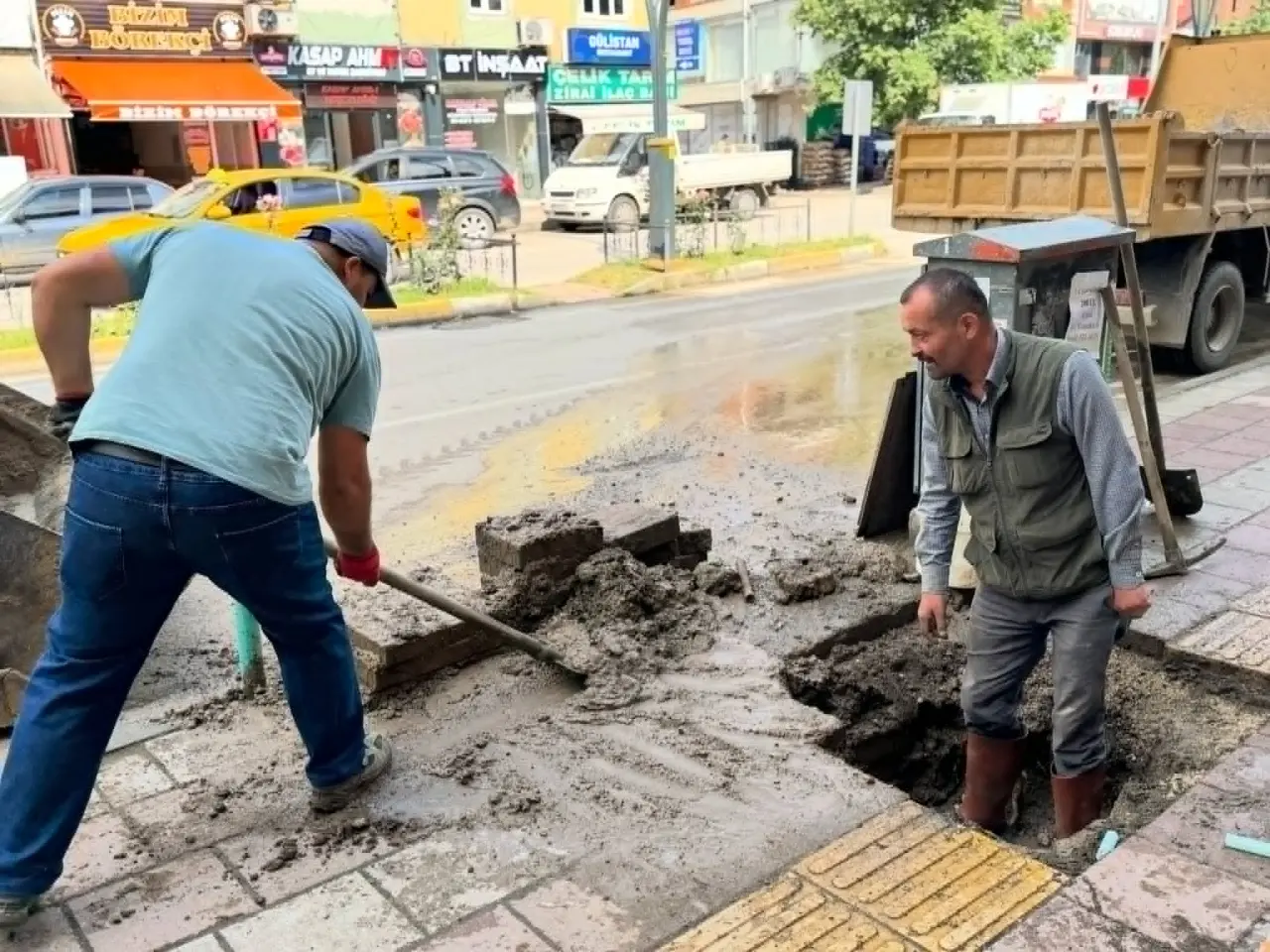Taşova Belediyesi Sahada 6