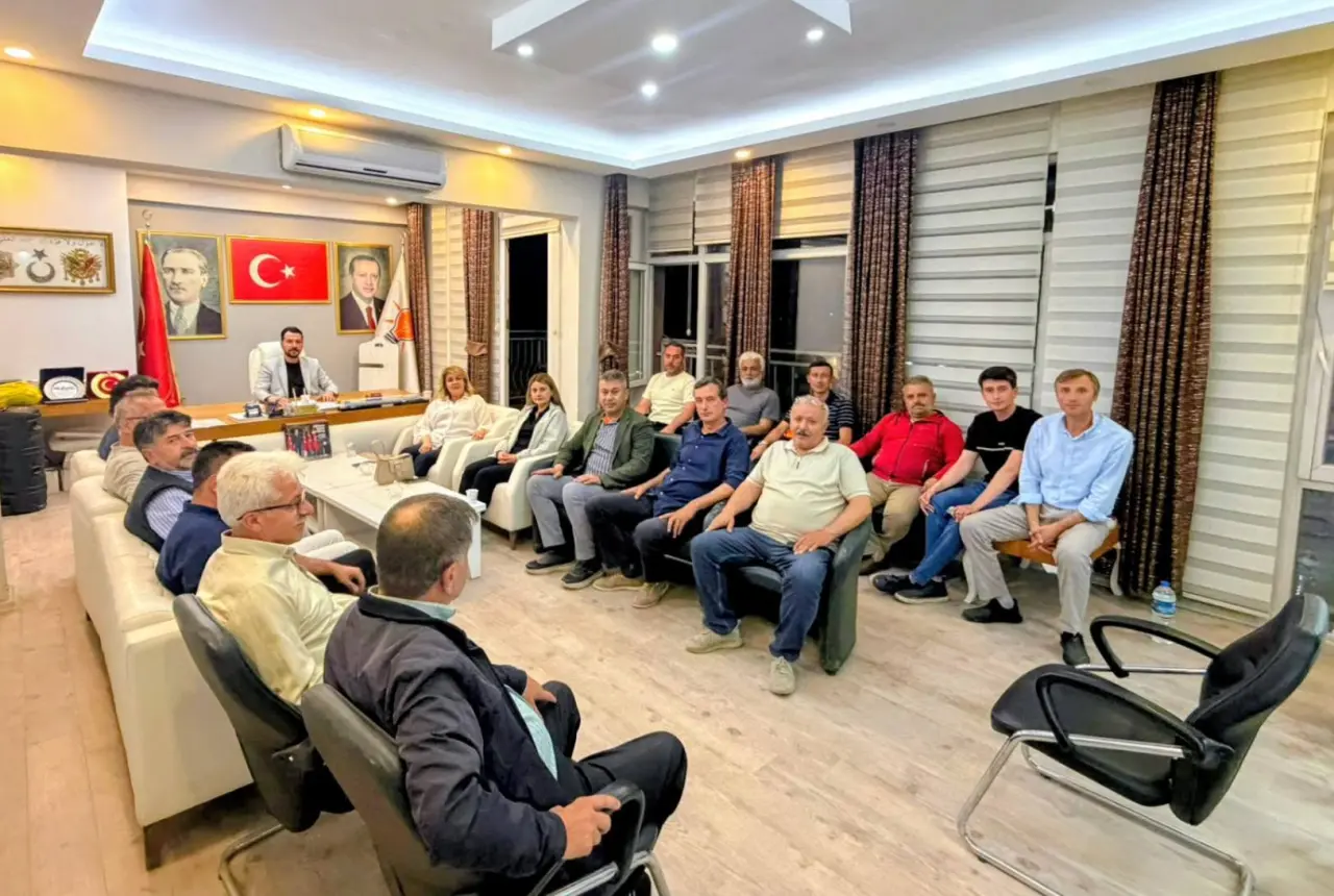 AK Parti Merzifon Yönetimi Toplandı 2
