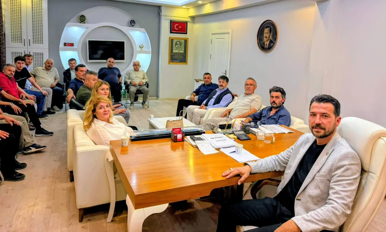 AK Parti Merzifon Yönetimi Toplandı 1
