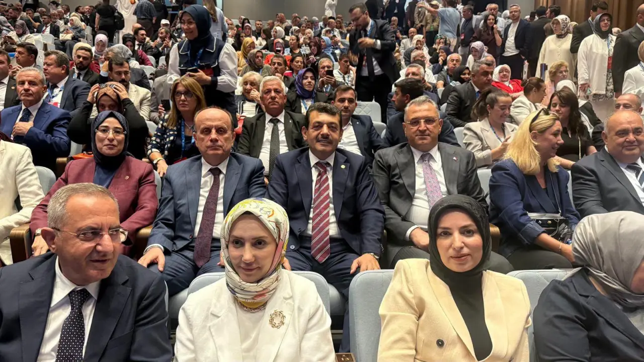 AK Parti Vekilleri Sempozyumda 3