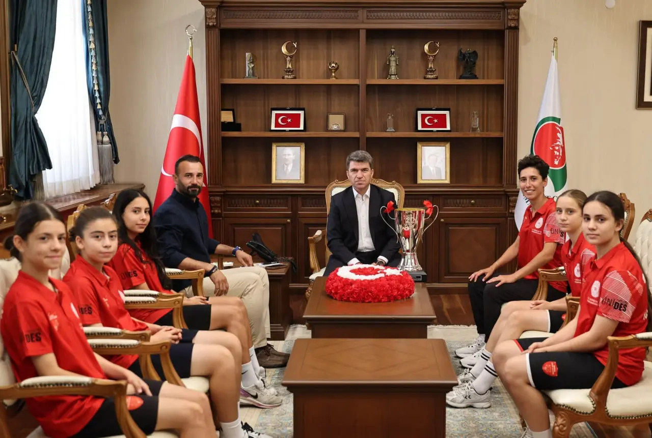Amasis Spor’dan Tarihi Zafer 4
