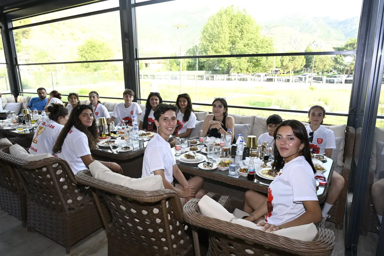 Amasya Emniyeti Şampiyonları Ağırladı 4