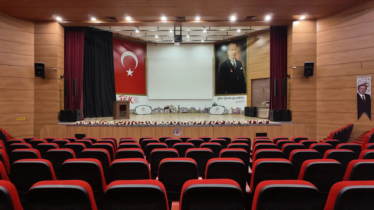 Amasya Üniversitesi'nden Anlamlı Karar! Kongre ve Kültür Merkezi'ne Prof. Dr. Resul Çekin'in Adı Verildi 2