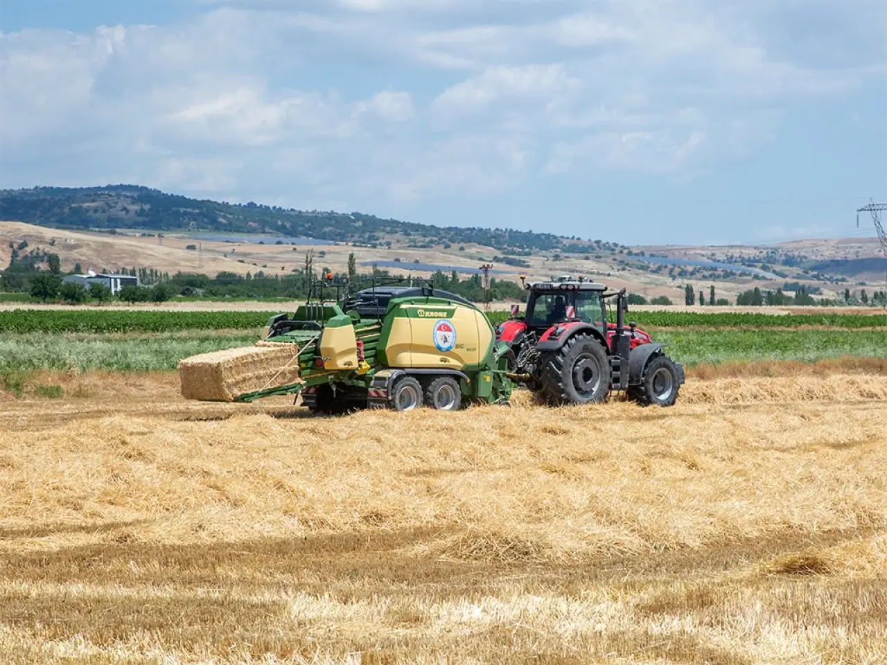 Amasya'da Günde 350 Ton Saman Mesaisi 2