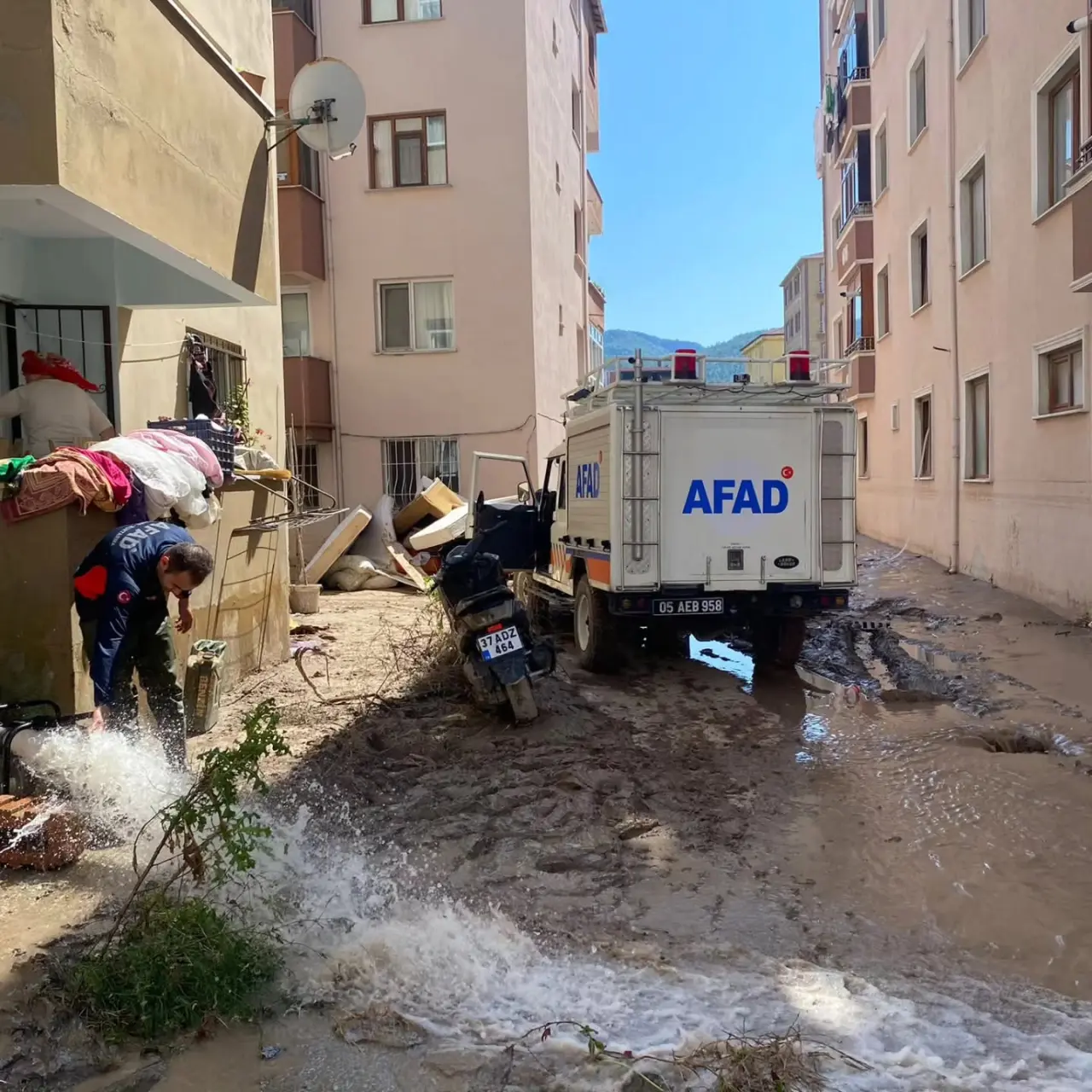 Amasya'dan Sel Bölgesine Acil Destek 1