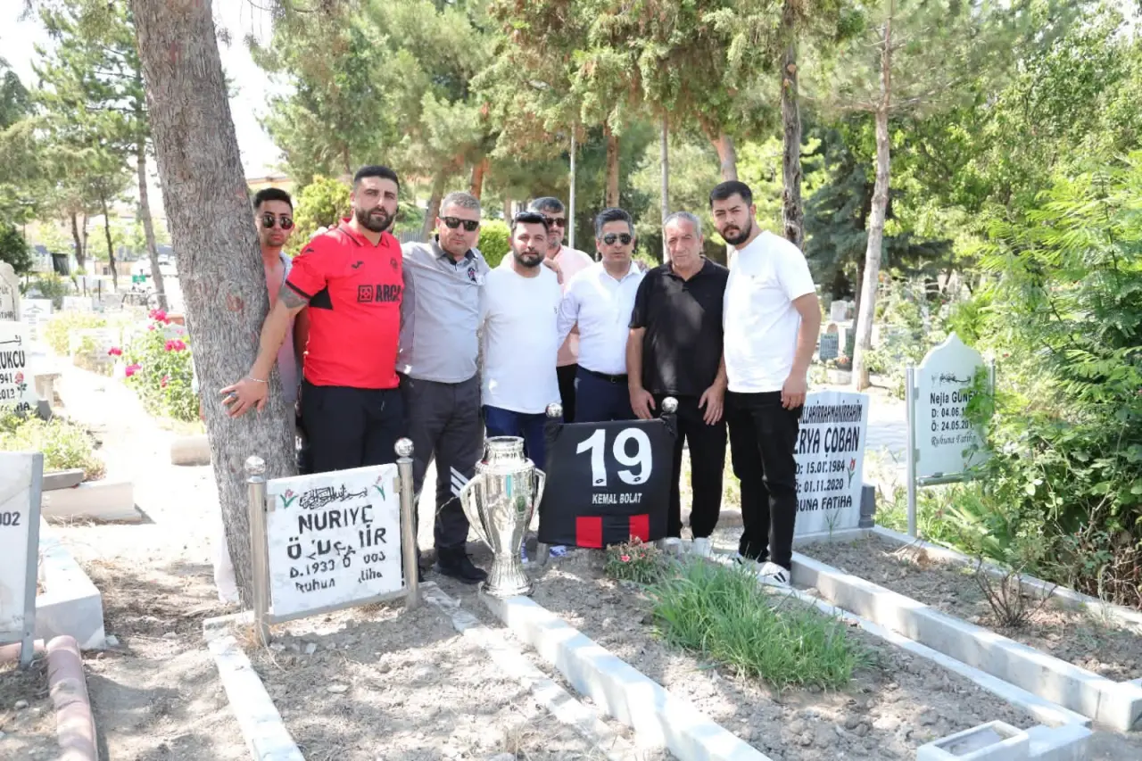 Çorum FK Şampiyonluk Kupasını Kemal Bolat'a Götürdü 4
