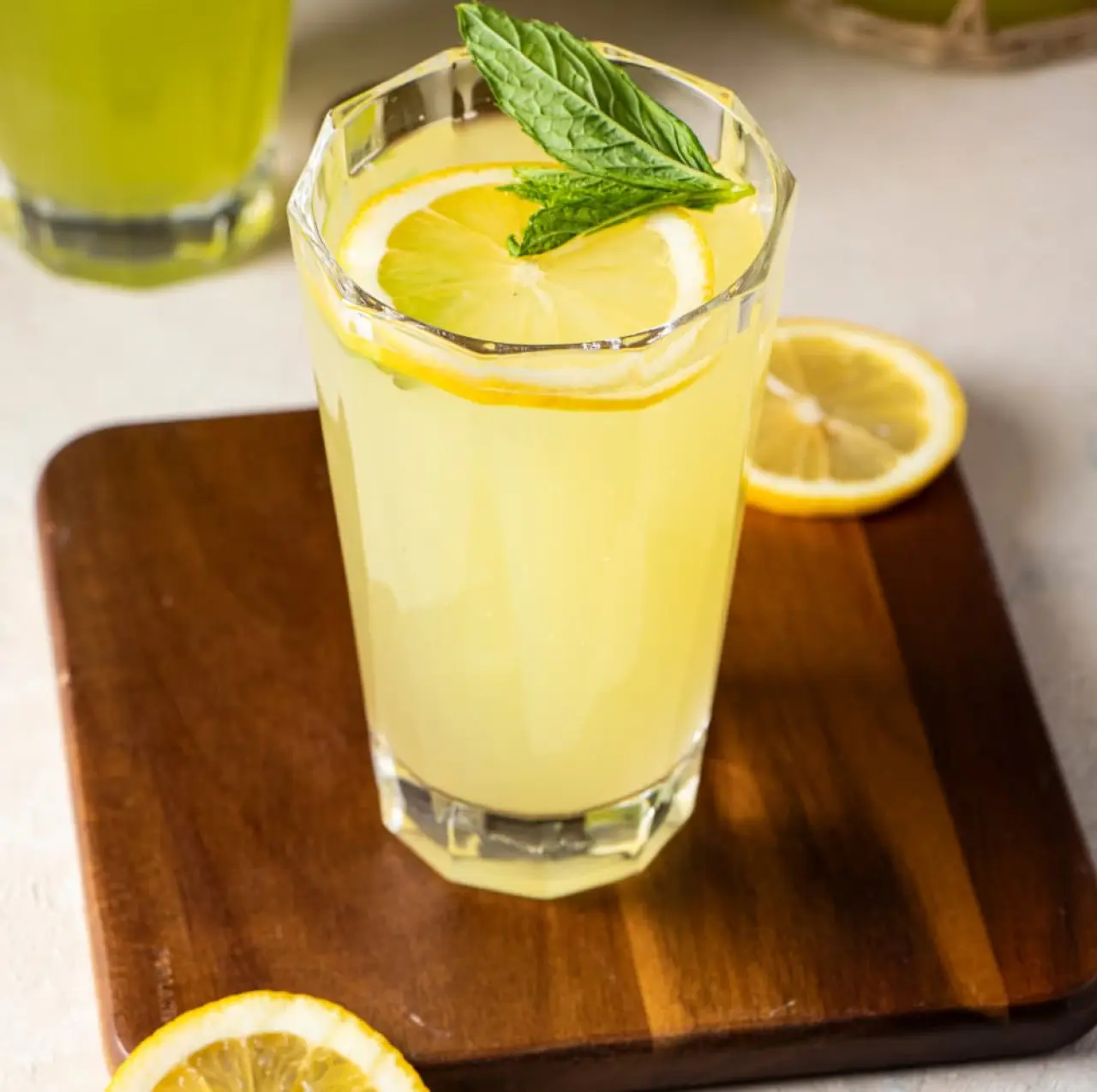 Ev Yapımı Limonatanın Sırrı Ortaya Çıktı: Acılaşmadan Tam Kıvamında Oluyor! 1