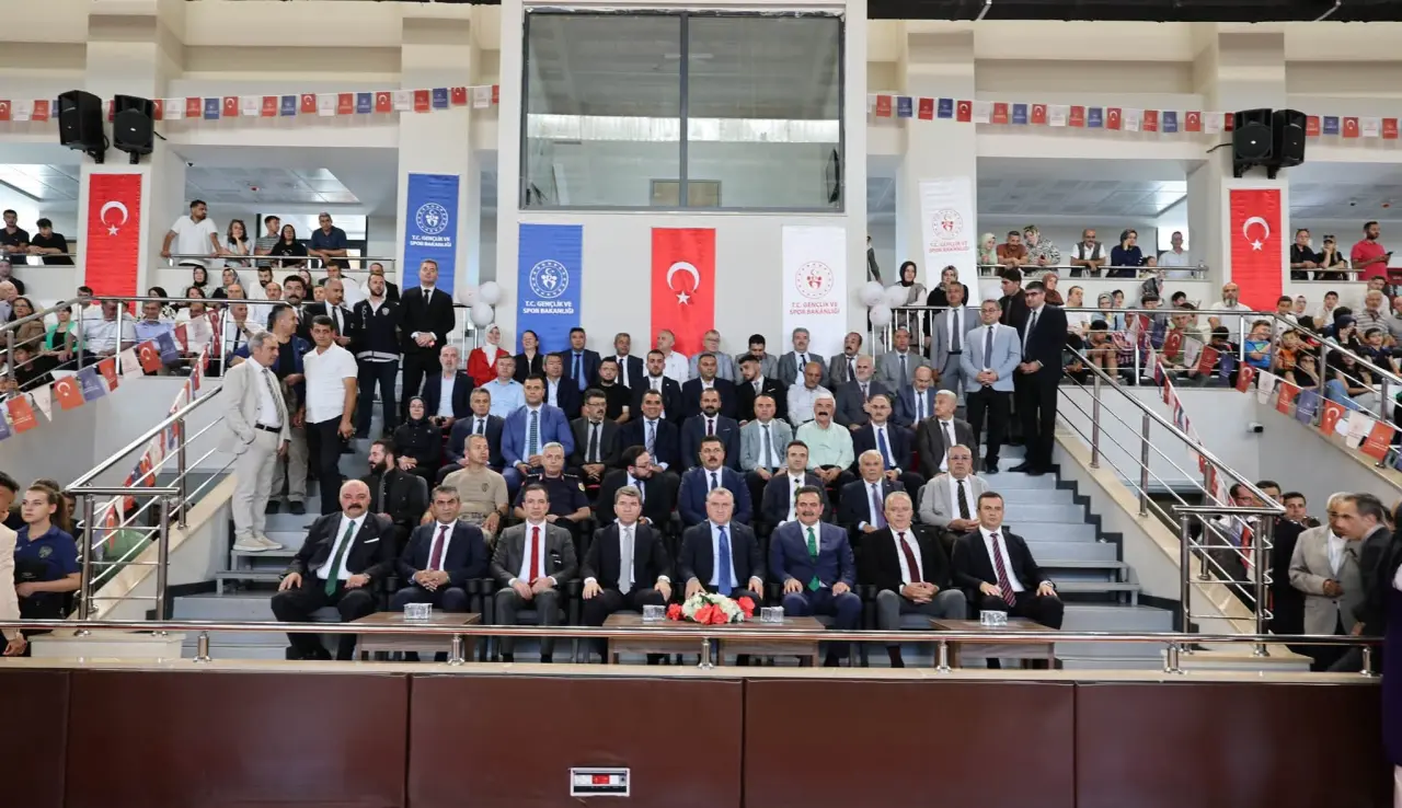 Mahmut Demir Spor Salonu Coşkulu Törenle Açıldı 2