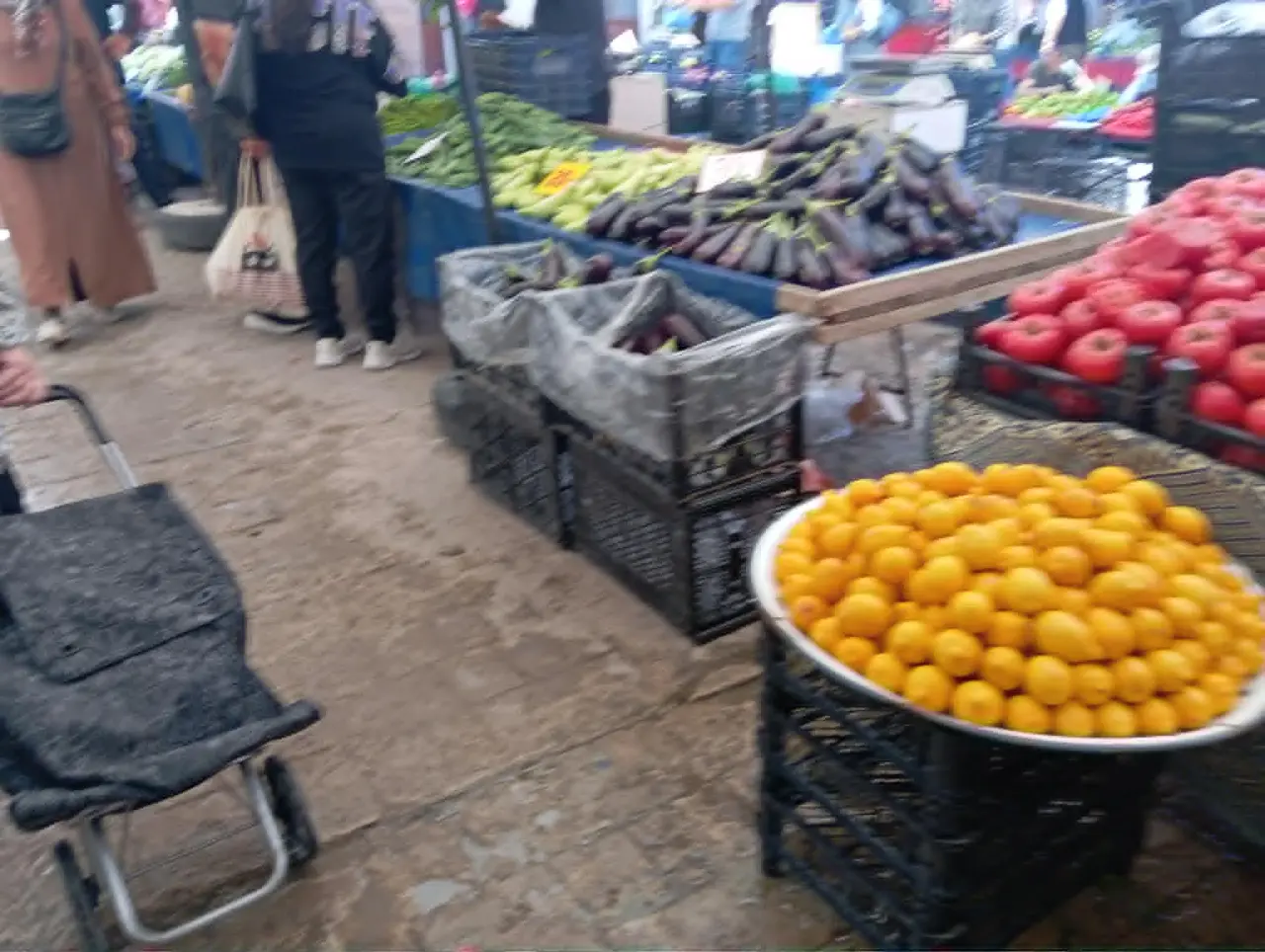 Merzifon Halk Pazarı'nda Yaz Bereketi! Gözler Fiyatlarda Düşüş Beklentisinde 3