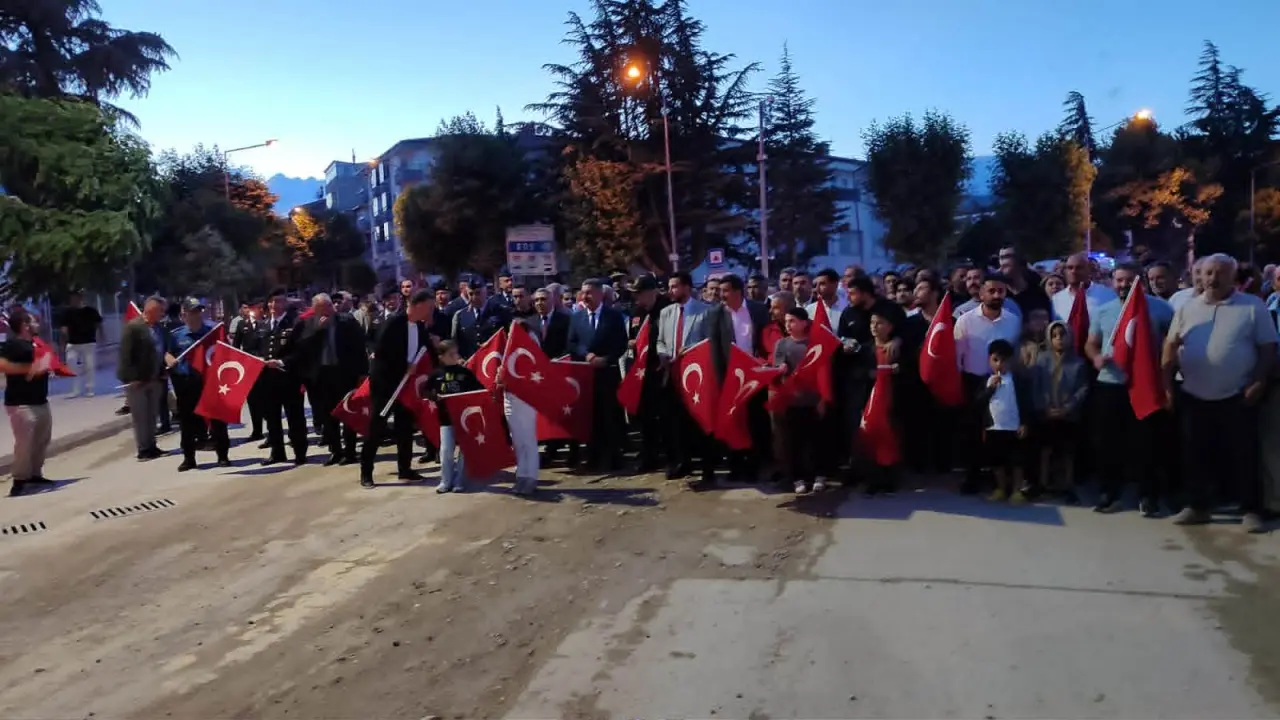 Merzifon'da 15 Temmuz Ruhu Meydanlara Taştı 2