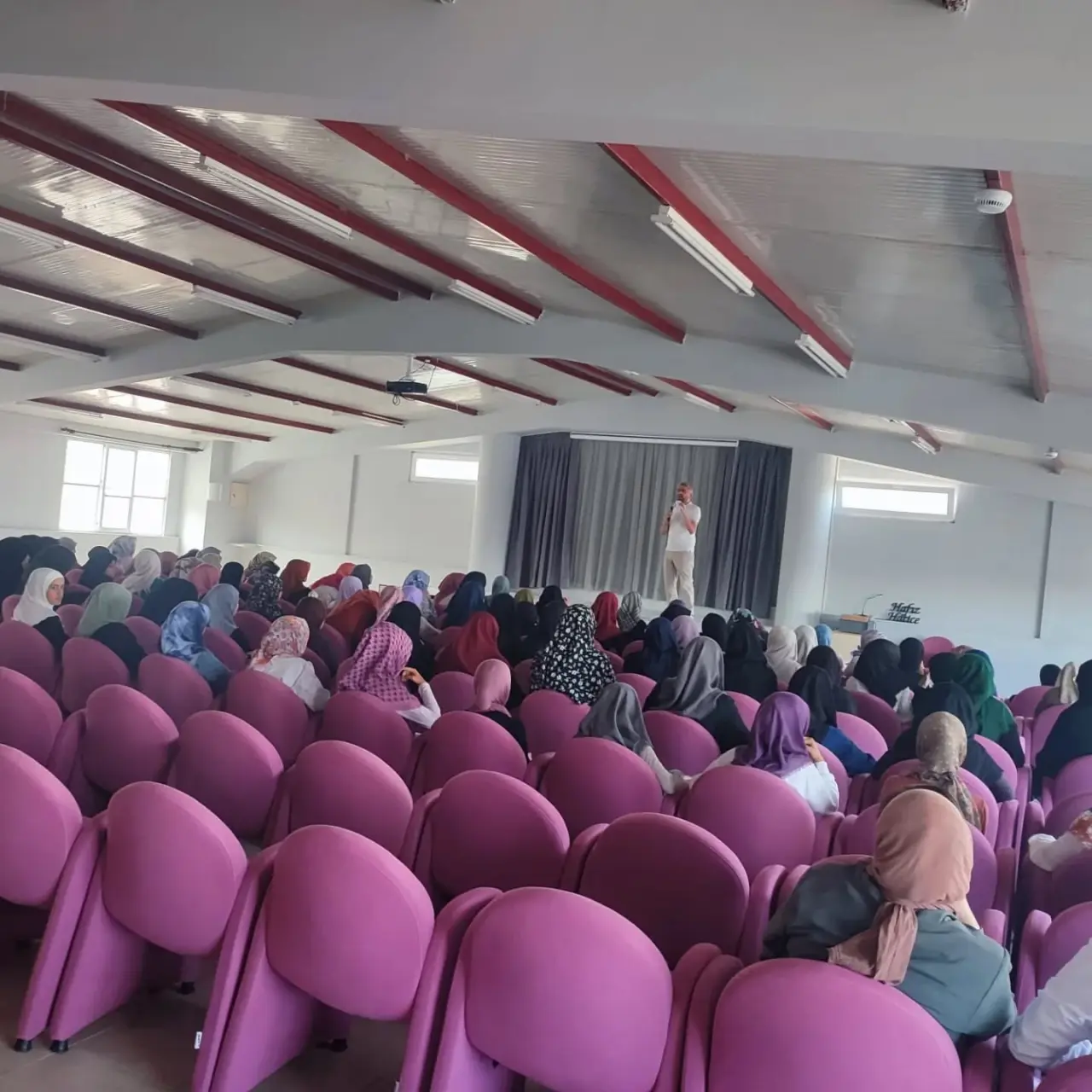 Merzifon'da Gençlere Bağımlılık Semineri 2