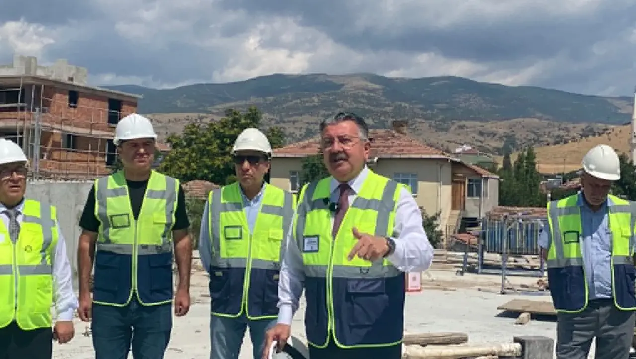 Merzifon'da Tarihi Altyapı Hamlesi! Başkan Kargı: "Yine Olsa Yine Yaparım" 1