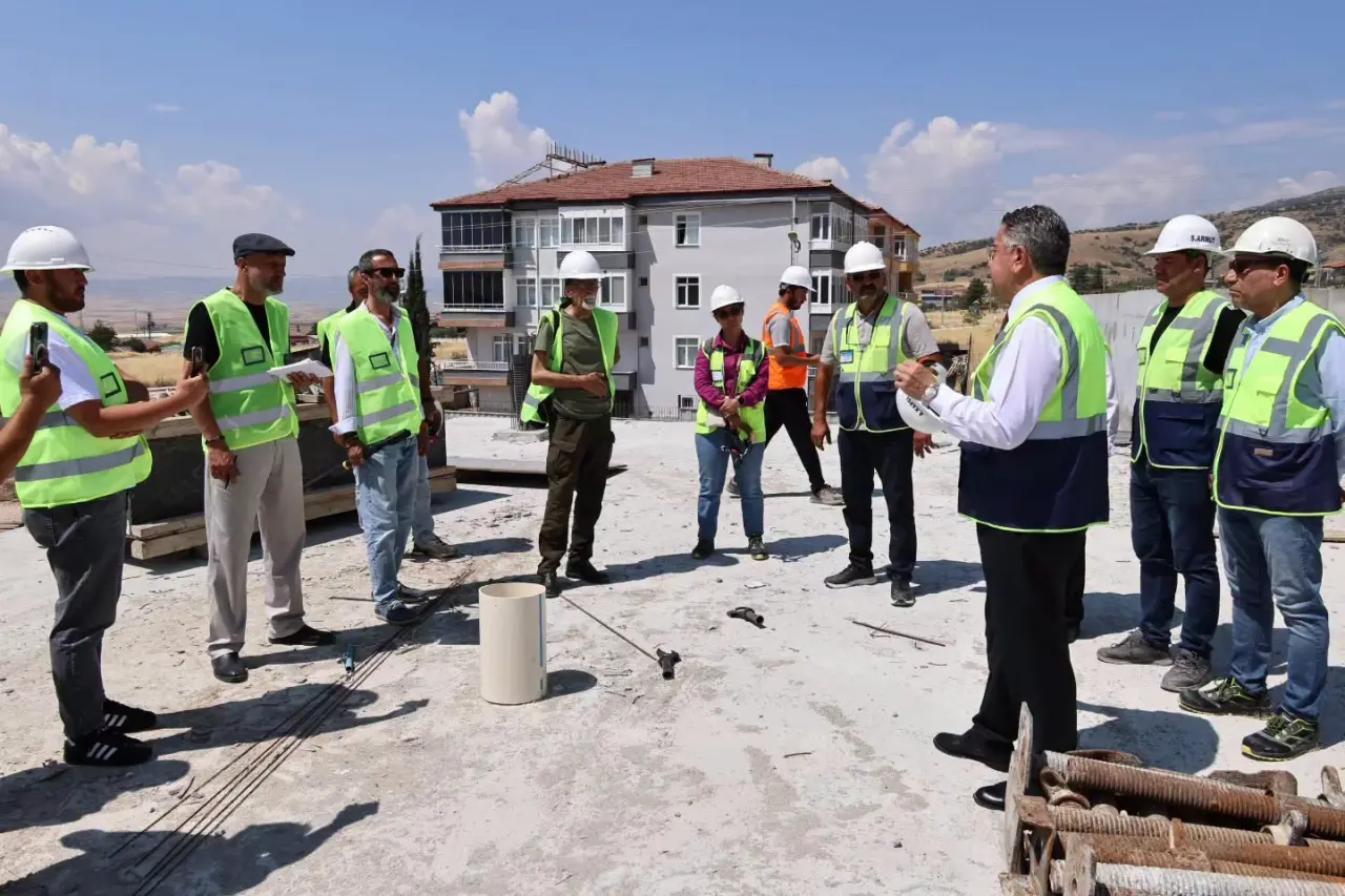 Merzifon'da Tarihi Altyapı Hamlesi! Başkan Kargı: "Yine Olsa Yine Yaparım" 12