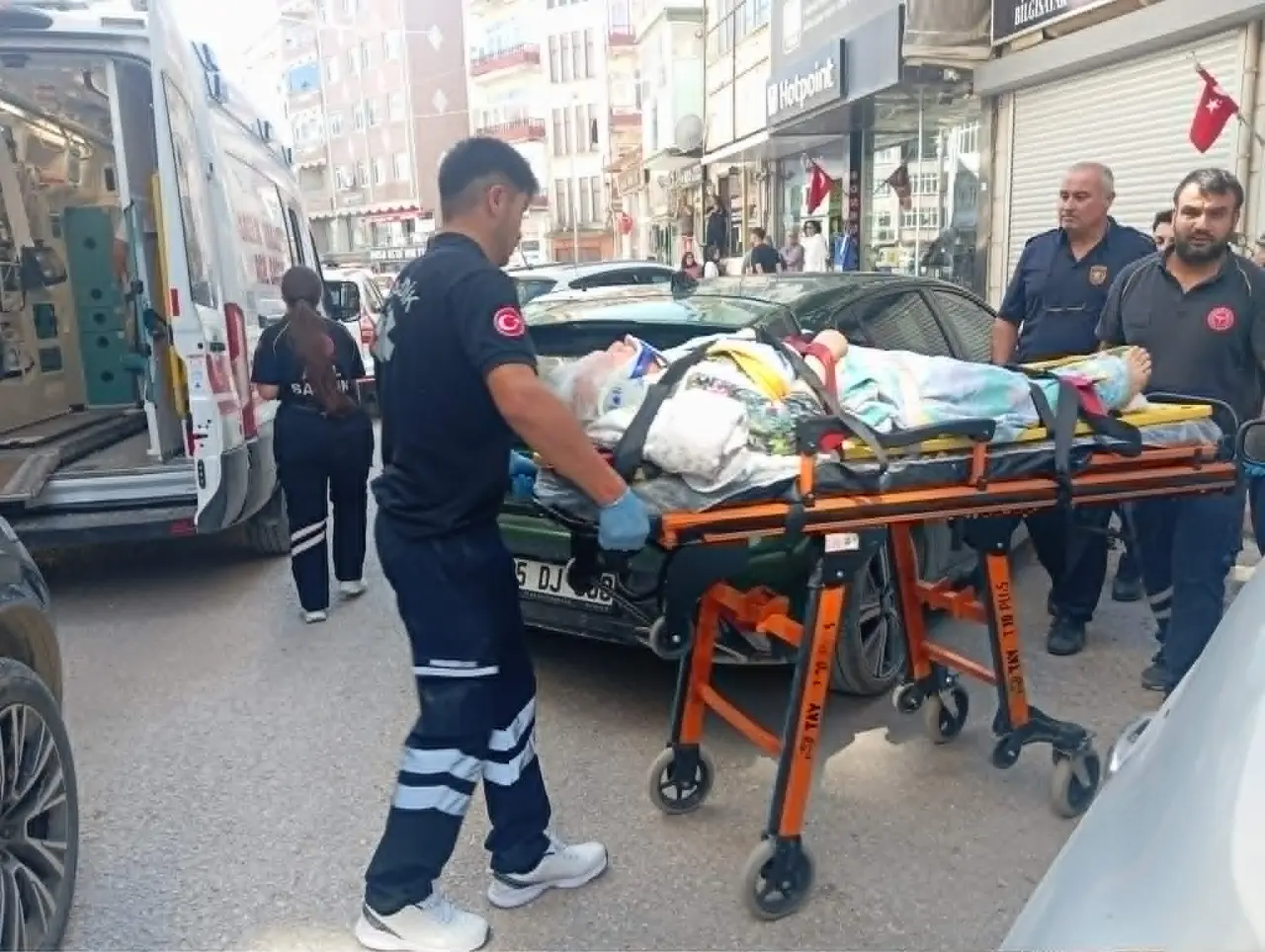 Merzifon'da Yaşlı Kadın İçin Zamanla Yarış! İtfaiye Balkondan Eve Girerek Kurtardı 1