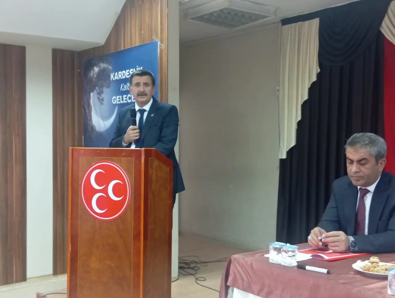 MHP Merzifon'da Yeni Dönem Başladı! Cüneyt Yamak İlçe Başkanı Seçildi 1