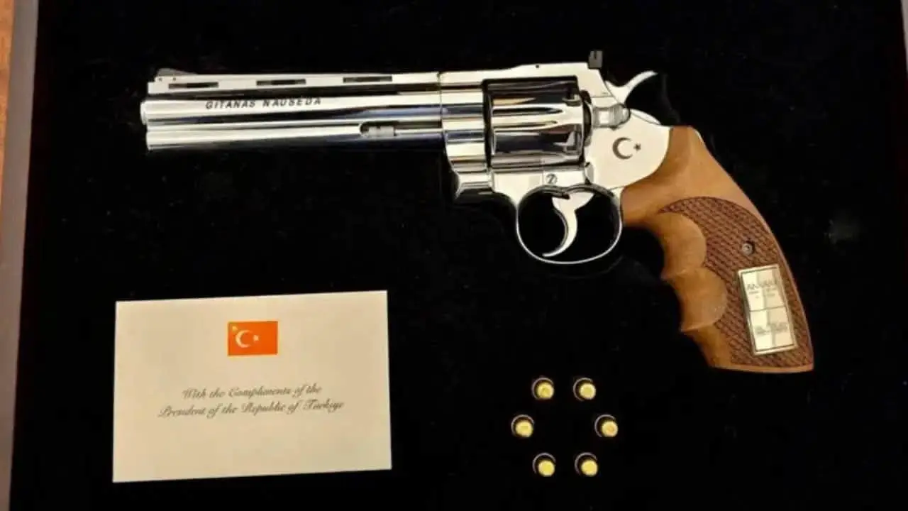 NATO Zirvesi'ndeki Hediyede Çorum İmzası! 1