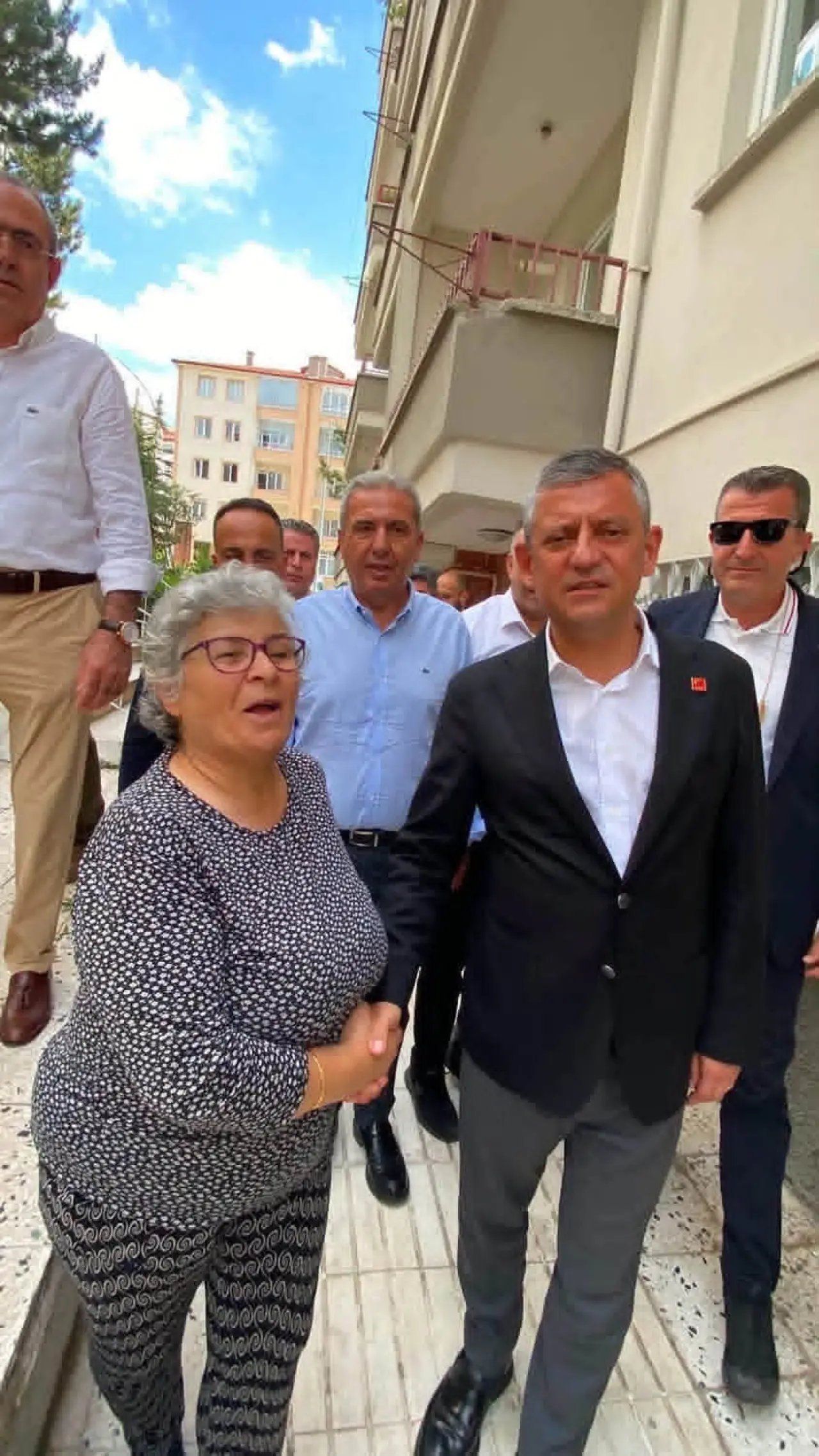 ÖZGÜR ÖZEL, TAZİYE İÇİN ÇORUM’A GELDİ 1