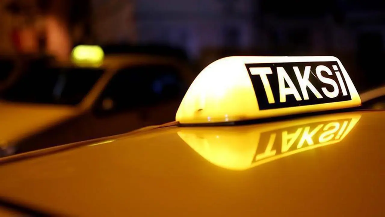 Rüyada Taksi Görmek Ne Anlama Gelir? Beklenmedik Haber ve Yeni Başlangıçların Habercisi Olabilir 1