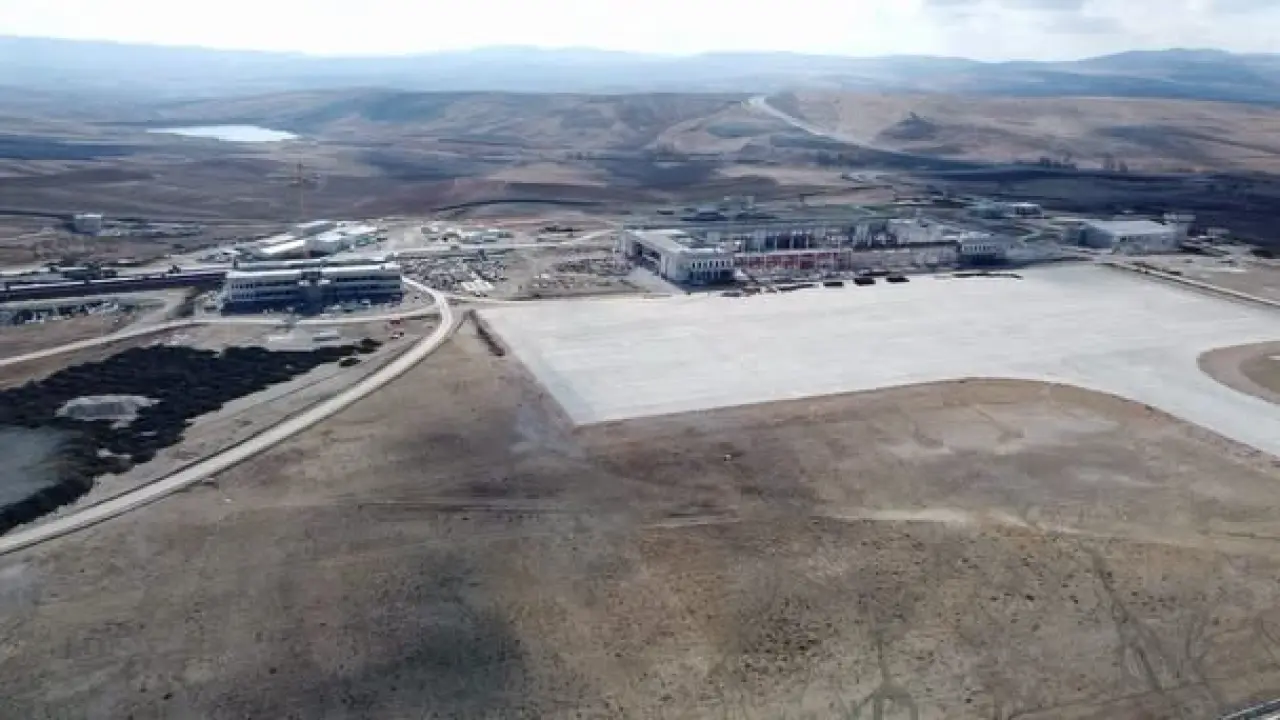 Tahtasız: "Amasyalı Uçuyor, Çorumlu Hâlâ Bekliyor" 2