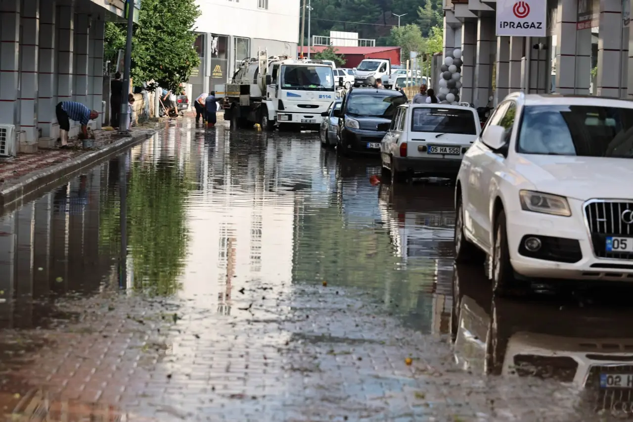 Taşova’da Yaralar Sarılıyor 3