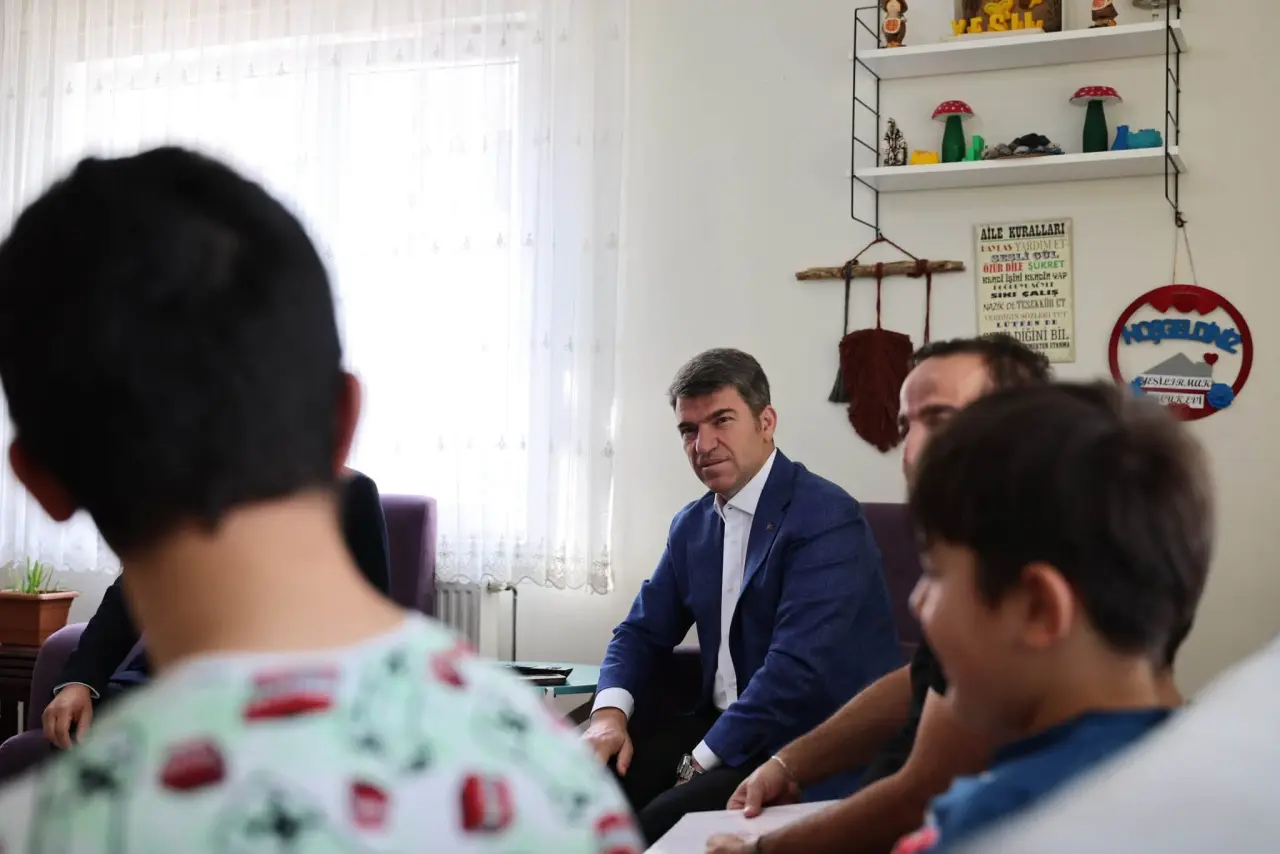 Vali Bakan, Çocuk Evlerindeki Evlatlarla Buluştu 1