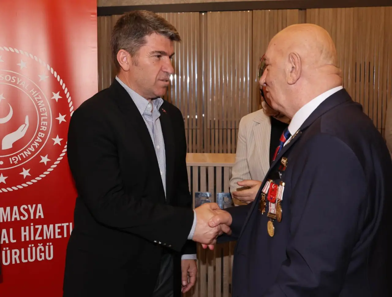 Vali Bakan Şehit Aileleri ve Gazilerle Buluştu 4