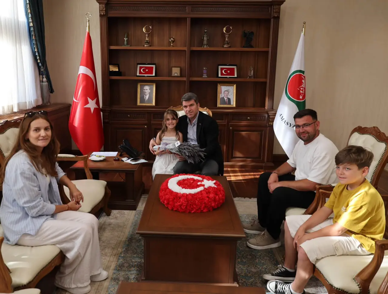 Vali Bakan Ziyaretçilerini Ağırladı 1
